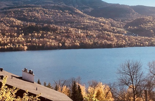Mont-Tremblant Condominio | Scandinavian style 2BDR Mezzanine with Lake and Mountain View