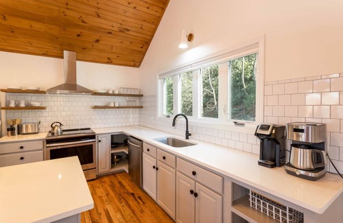 Boone Cabina | Scandinavian-Style Cabin in The Mountains