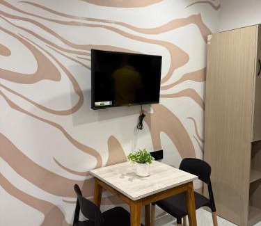 Koregaon Park Apartamento | Scarlet Studio Room Luxe Lane5 Koregaon Park WiFi AC
