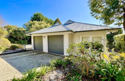 Blackheath Casa | Scarlett's Place - Golf Retreat, 4 Bedroom, 2 Bathroom, Sauna, BBQ, Deck, Accessible