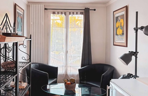 Sceaux Apartamento | Sceaux - 01 - Charming Rental in an Old House