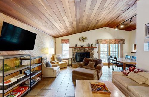 Incline Village Casa | Scenes of Evergreens