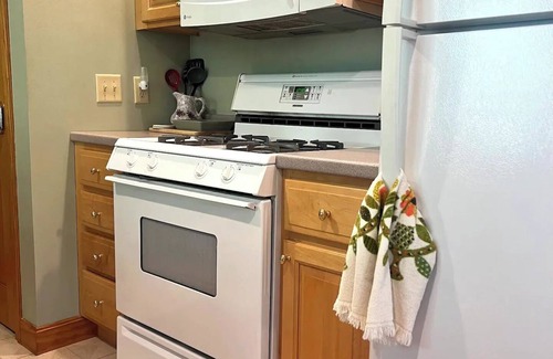 Bridgton Apartamento | Scenic 1-bedroom apt in Bridgton with WiFi and AC