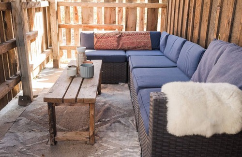 Eden Cabina | Scenic 2-bedroom cabin w/ mountain views, WiFi, 3 ski areas nearby