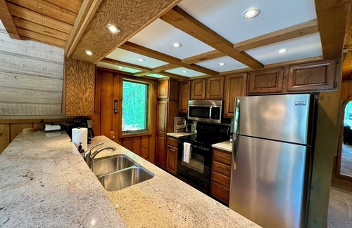 Harbor Springs Chalet De Esquí | Scenic A-frame close to Harbor Springs, Petoskey, golf, beaches and more!