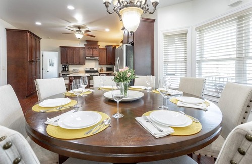 Chattanooga Casa | Scenic City Cove | Main Home + Guest home on the Tennessee River!! | 7 Bed, 5.5 Bath