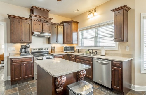Chattanooga Casa | Scenic City Cove | Main Home + Guest home on the Tennessee River!! | 7 Bed, 5.5 Bath