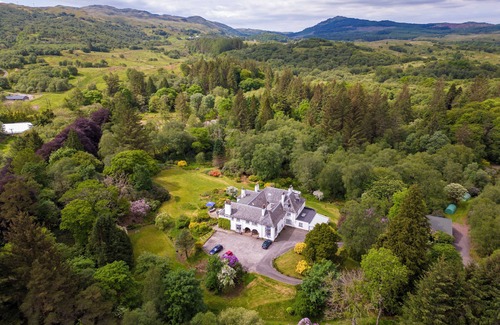 Taynuilt Apartamento | Scenic country suite located at Lonan Country House & Gardens in Scotland!