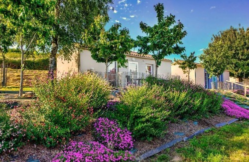 Les Epesses Apartamento | Scenic Countryside Retreat Near Puy du Fou - Perfect for Family Getaways
