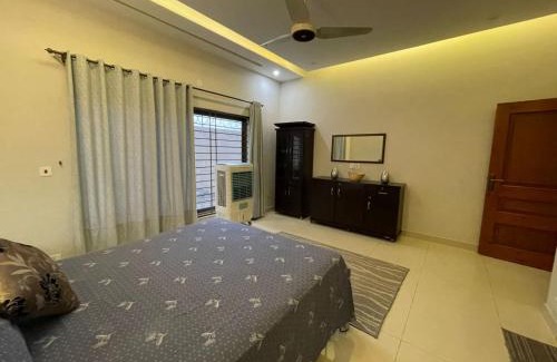 Islamabad Casa | Scenic Cozy Retreat in Islamabad