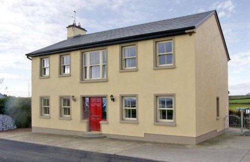 Labasheeda Casa | Scenic Estuary Way 3-Bed Home in Labasheeda