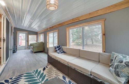 Oscoda Casa | Scenic Evans Hideaway Steps to Lake Huron!