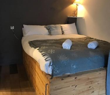Les Varcins Apartamento | Scenic fully equipped studio
