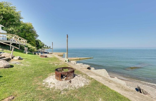 Geneva-on-the-Lake Casa | Scenic Geneva Cottage with Lake Erie Beach Access!