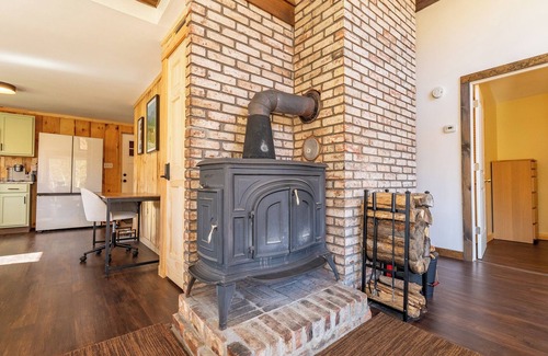 Goshen Cabina | Scenic Green Mountain Cabin Retreat near Hiking, Skiing, and Recreation Trails