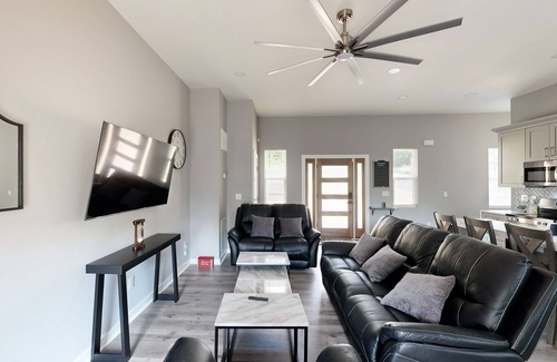 Roaring River Casa | Scenic Home- Close to water activities with fireplace, W/D, & AC