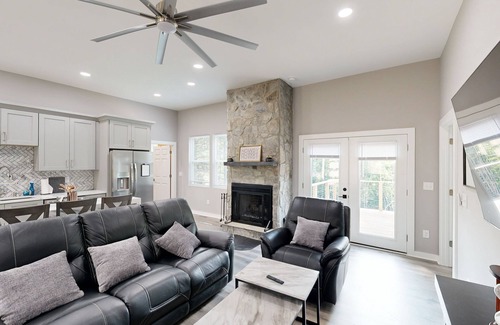 Roaring River Casa | Scenic Home- Close to water activities with fireplace, W/D, & AC