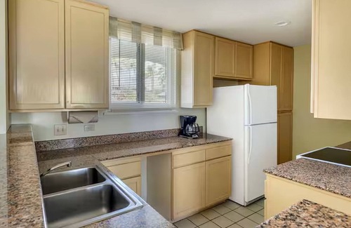 Poipu Hotel | Scenic Kauai Stay Near Allerton Garden + Free Pool Access + Kitchen