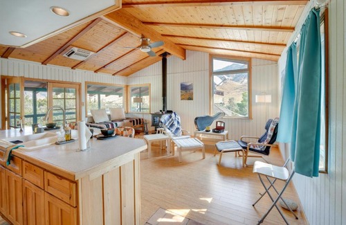Kernville Casa | Scenic Kernville Getaway with Deck and Mountain Views!