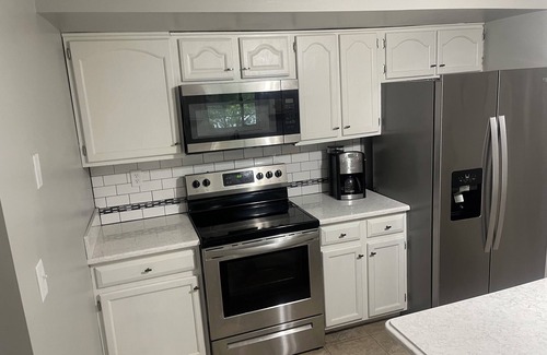 Eddyville Casa | Scenic Lake Barkley Waterfront Retreat - Spacious, 4 Bedrooms, sleeps 13!