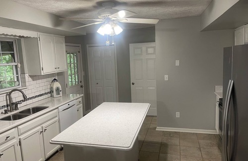 Eddyville Casa | Scenic Lake Barkley Waterfront Retreat - Spacious, 4 Bedrooms, sleeps 13!