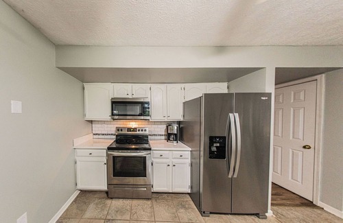 Eddyville Casa | Scenic Lake Barkley Waterfront Retreat - Spacious, 4 Bedrooms, sleeps 13!