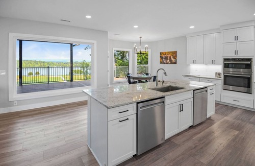 Decatur Casa | Scenic Lake House Golf Hole, Views, Game Room