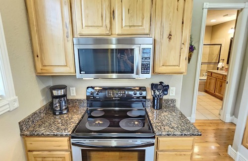 Indian Point Cabina | Scenic Mountain Log Cabin by Silver Dollar City & Table Rock Lake!