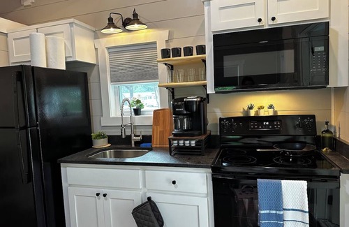 Bryson City Cabina | Scenic Mountain Tiny Home Getaway Near Nantahala River