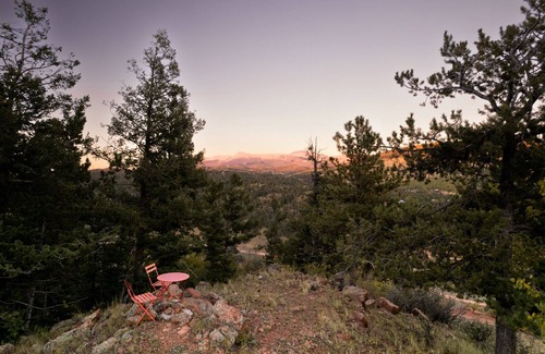 Cripple Creek Cabina | Scenic Mountain Views + Hot Tub | Sleeps 11 + Pets