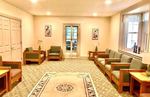 Waynesboro Casa | Scenic Mountaintop Villa with Free WiFi & Pool