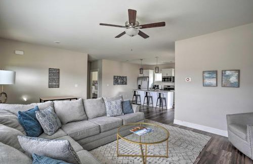 Lookout Valley Neighborhood Association Casa | Scenic Mtn Retreat with Wooded Backyard and Fire Pit!