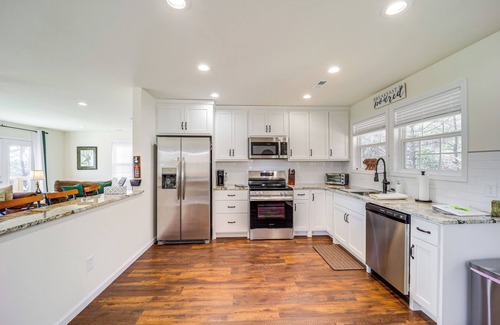Ferguson Casa | Scenic Mtn Views & Fire Pit: Modern Lenoir Retreat