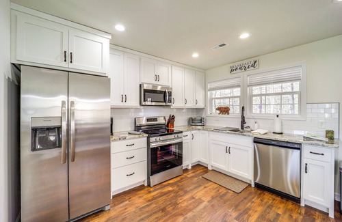 Ferguson Casa | Scenic Mtn Views & Fire Pit: Modern Lenoir Retreat