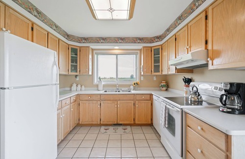 Niagara-on-the-Lake Otro | Scenic Niagara Vineyard Farm Home for up to 9ppl