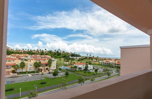 Candelero Abajo Apartamento | Villa escénica e increíble, hermosa piscina y enorme terraza en la azotea (HL9E)