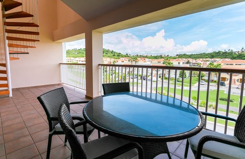 Candelero Abajo Apartamento | Villa escénica e increíble, hermosa piscina y enorme terraza en la azotea (HL9E)