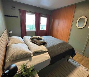 Karmoy Casa | Scenic Norwegian Getaway - Cozy Home w Garden & All-Day Sun