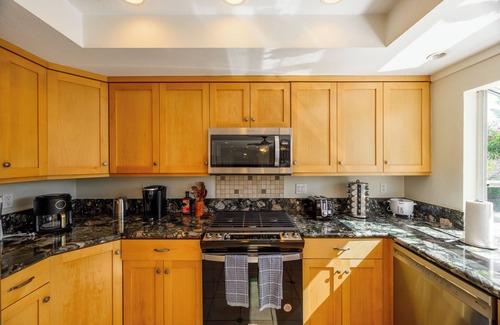 Mission Viejo Casa | Scenic Oasis Retreat| Mountain View| Disney| Laguna| Heated Pool| Game/Movie Rm