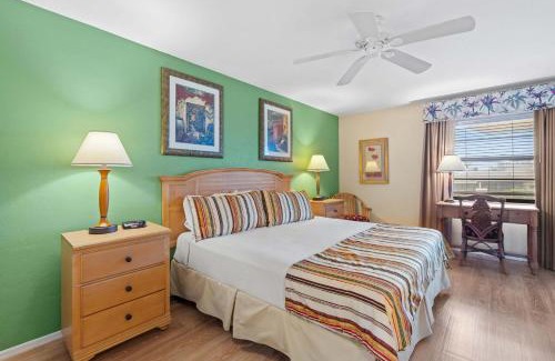 Park Shore Casa | Scenic Resort Views From This 3rd Floor Deluxe Condo