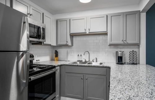 Forest Park Apartamento | Scenic Retreat| Modern Comfort in Heart of Bham
