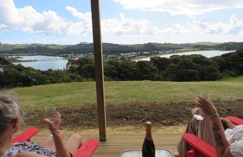 Cable Bay Cabina | Scenic Retreat