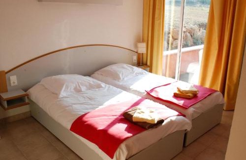 Quillan Casa | Scenic Retreat w Terrace