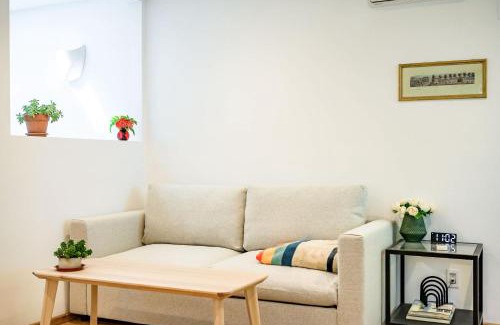 Atwater Village Apartamento | Scenic Retreat with Deck & Stunning Views in LA