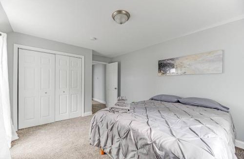 Costigan Apartamento | Scenic Riverside - 4 BD - Parking Available