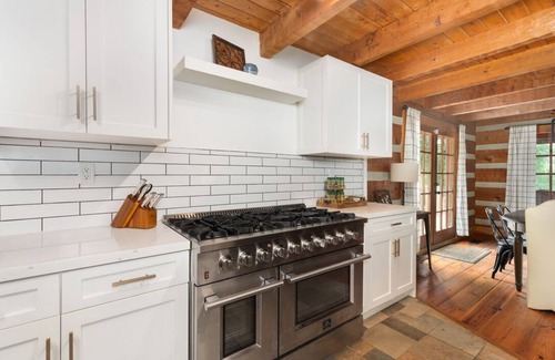 Toomsboro Cabina | Scenic Rural Oasis, 5-bedroom cabin in the heart of Georgia