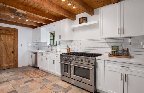 Toomsboro Cabina | Scenic Rural Oasis, 5-bedroom cabin in the heart of Georgia