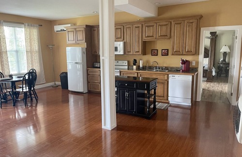 Hendersonville Apartamento | Serenidad escénica en el corazón de Apple Country