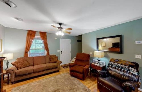 Trenton Casa | Scenic Solitude at Cabins in the Clouds