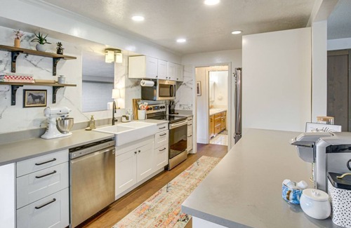 South Ogden Casa | Scenic South Ogden Getaway: BBQ, Fire Pit, & Gym